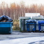 Kontenery na śmieci i gruz – jak skutecznie porządkować odpady?